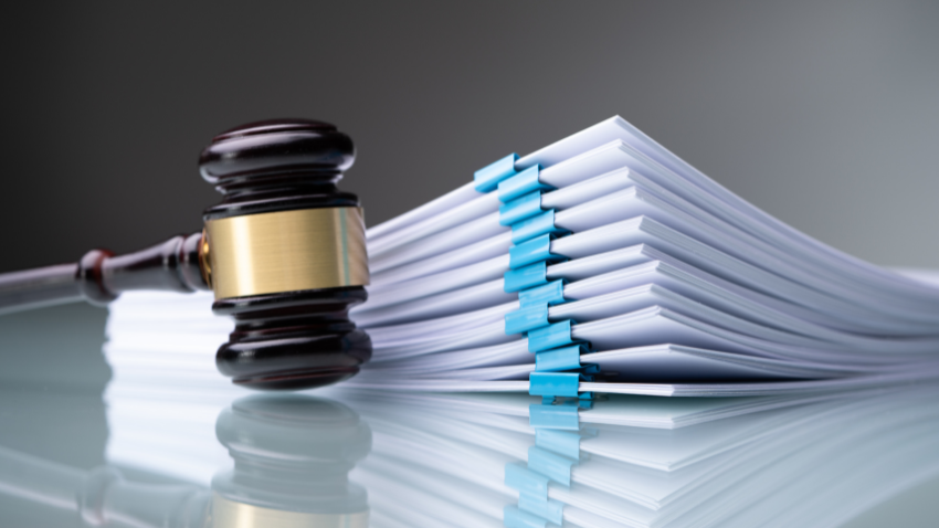 Huissier (commissaire de justice) à Marseille : le rôle clé pour protéger un bailleur